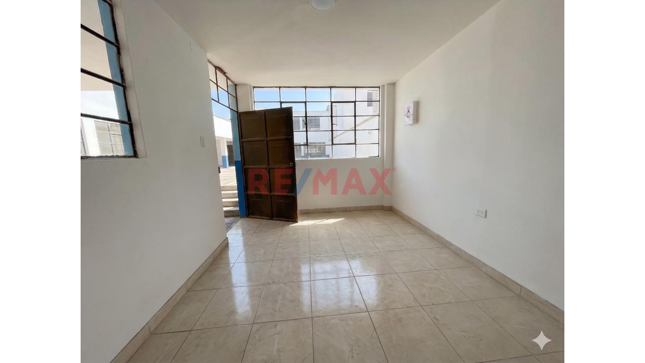 🏢 ¡Amplio Local En Alquiler En Zamácola – Cerro Colorado! 🏢 - 8