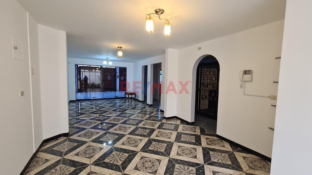 Casa En Venta En Urb. Puente Blanco – Excelente Ubicación Sobre Av. Cutervo | Ica - 3