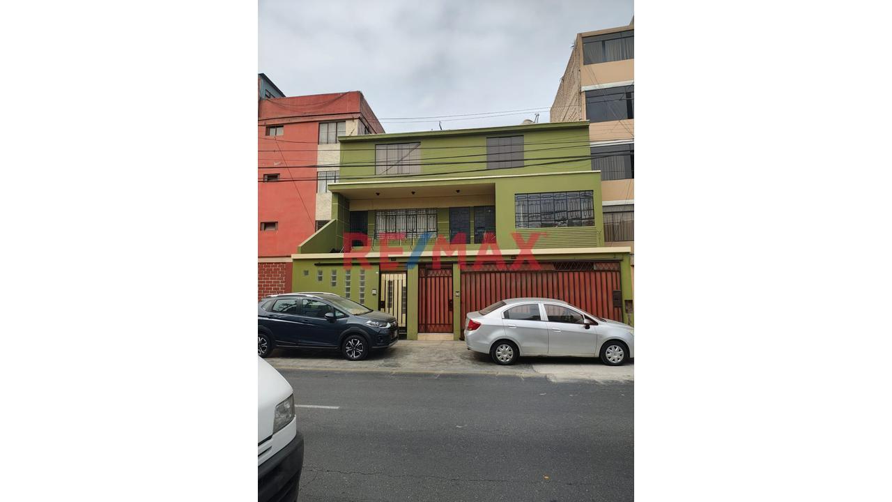 Dúplex De Amplios Espacios Con Ingresos Independientes Y Excelente Ubicación