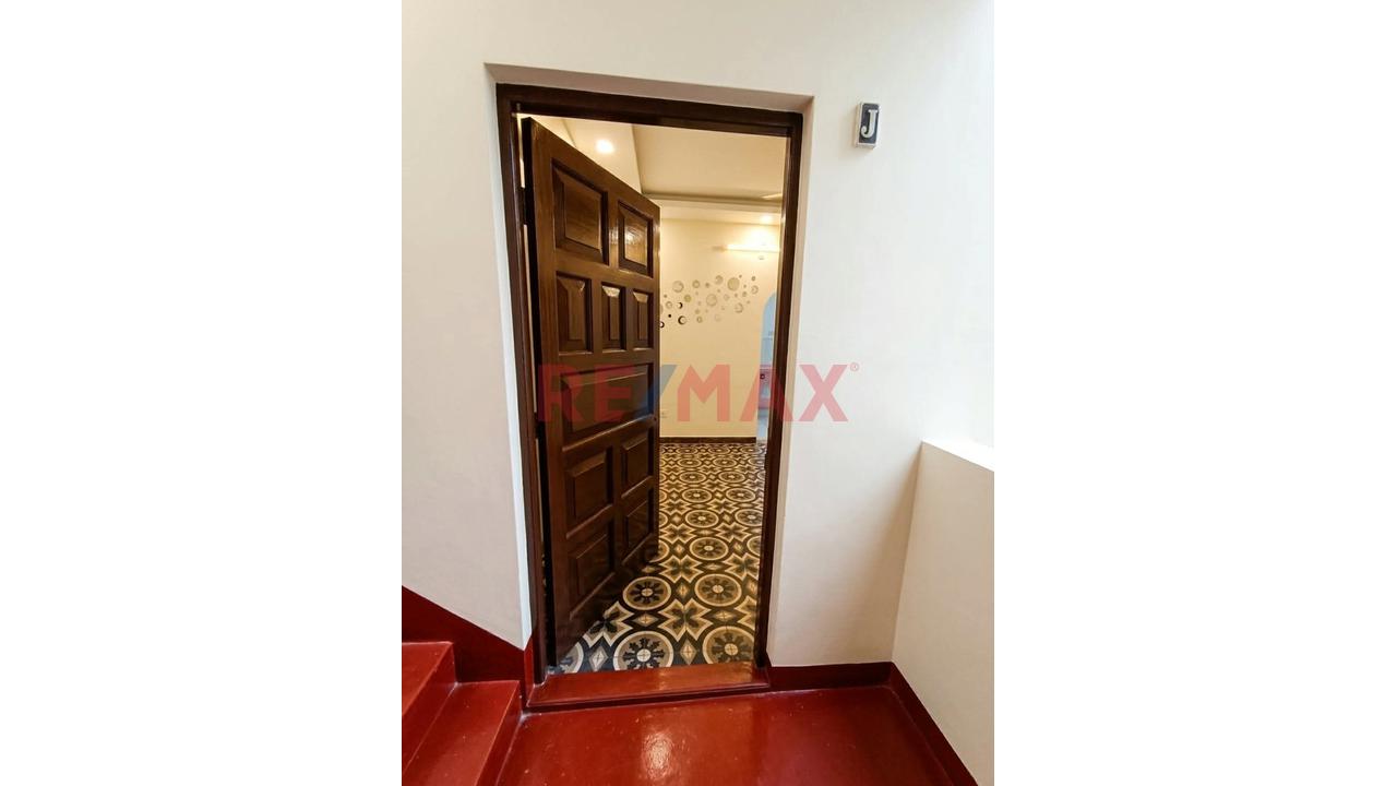 Se Vende Departamento Para Inversion Ideal Para Vivienda,Oficina,Almacen En El Rimac - 3