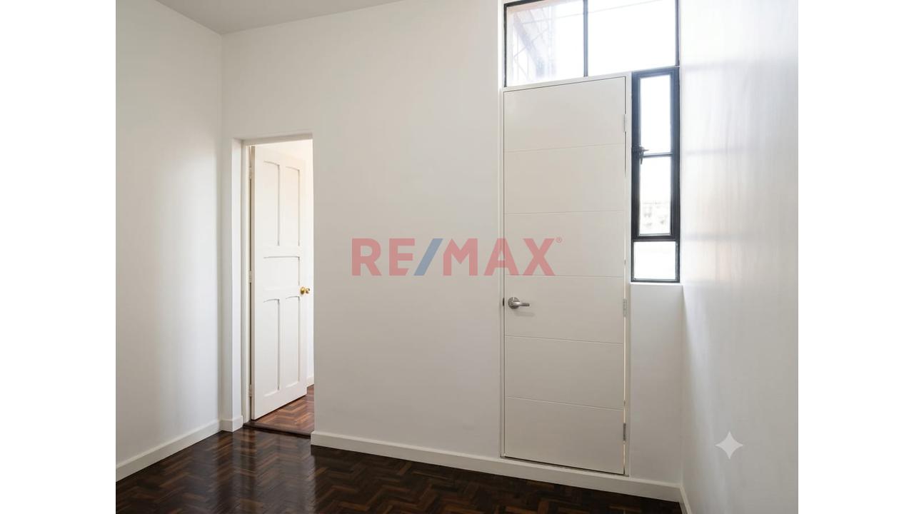 Se Vende Departamento Para Inversion Ideal Para Vivienda,Oficina,Almacen En El Rimac - 8