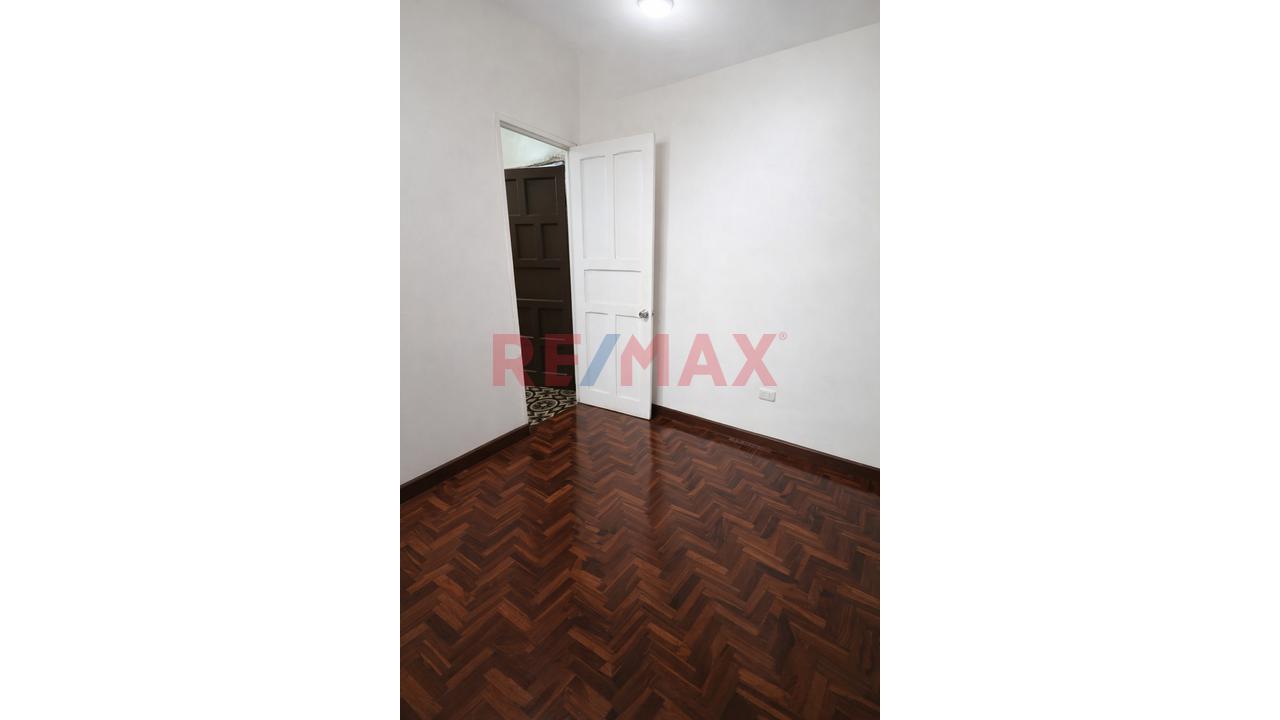 Se Vende Departamento Para Inversion Ideal Para Vivienda,Oficina,Almacen En El Rimac - 6