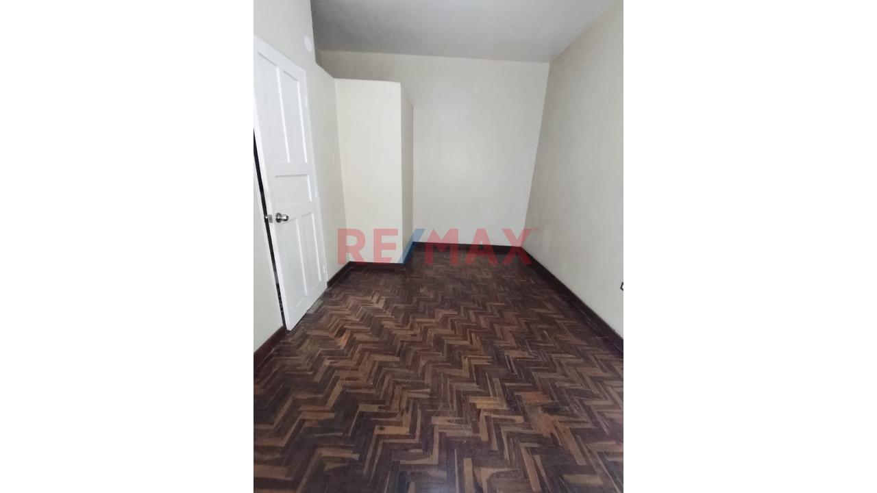 Se Vende Departamento Para Inversion Ideal Para Vivienda,Oficina,Almacen En El Rimac - 10
