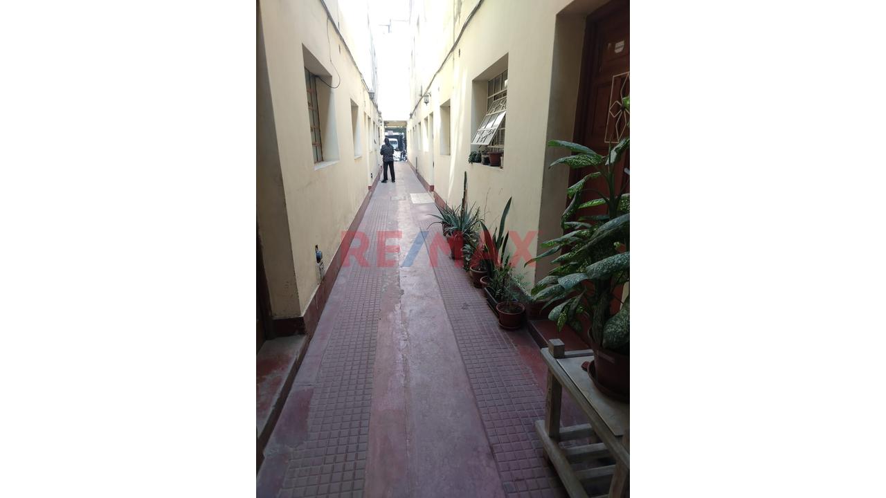 Se Vende Departamento Para Inversion Ideal Para Vivienda,Oficina,Almacen En El Rimac - 11