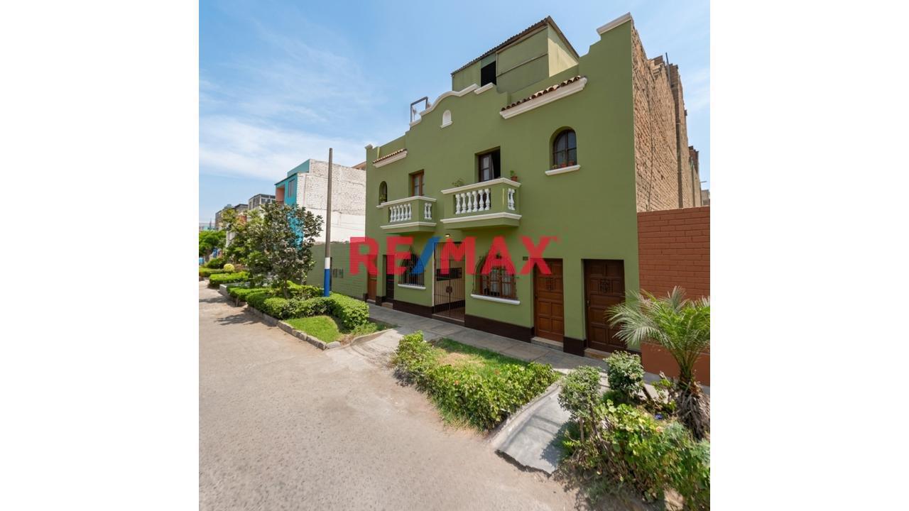 Se Vende Departamento Para Inversion Ideal Para Vivienda,Oficina,Almacen En El Rimac - 1
