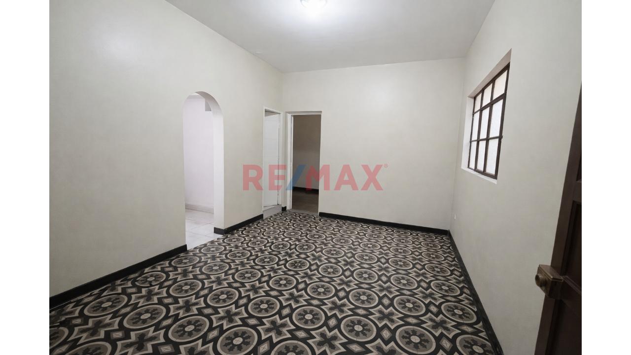 Se Vende Departamento Para Inversion Ideal Para Vivienda,Oficina,Almacen En El Rimac - 4