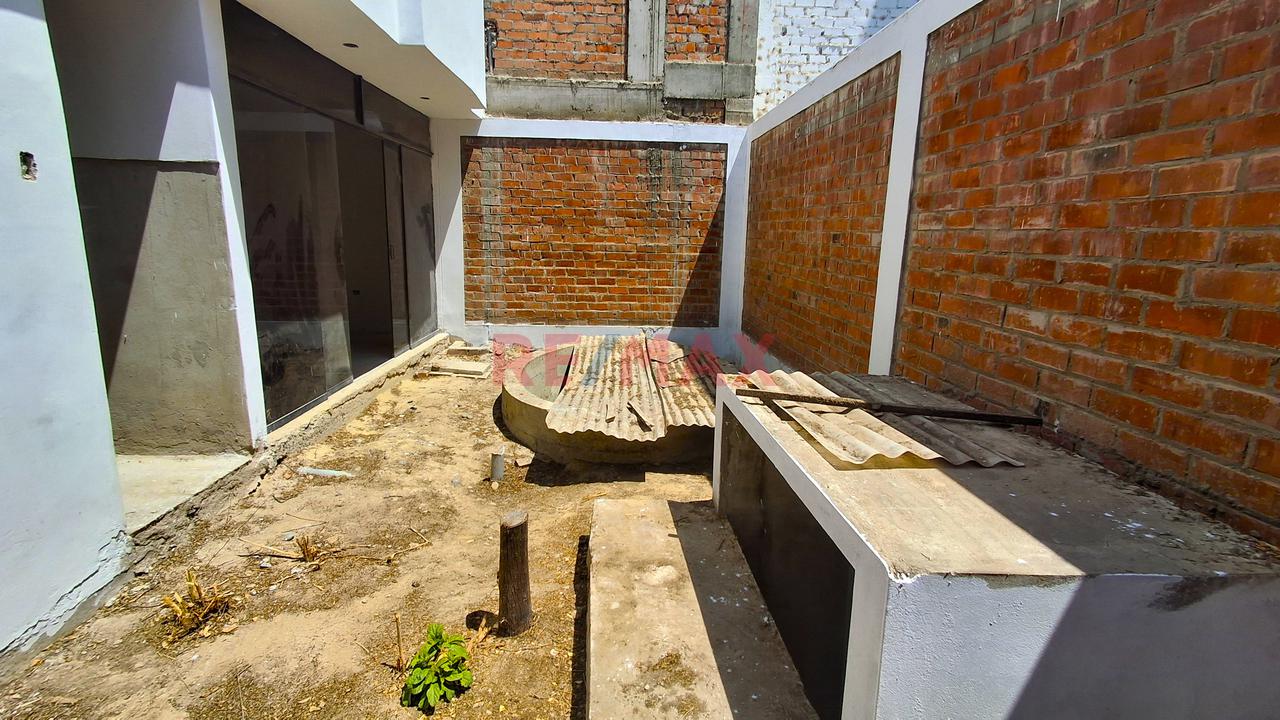 🏡 Ocasión Casa En Venta 📍 Urb. Miraflores Country Club Calle Las Bromelias Mz A2 Lote 12 Etapa 7  📏  A.T 163 M2 Y A.C 213 M2 — foto 8