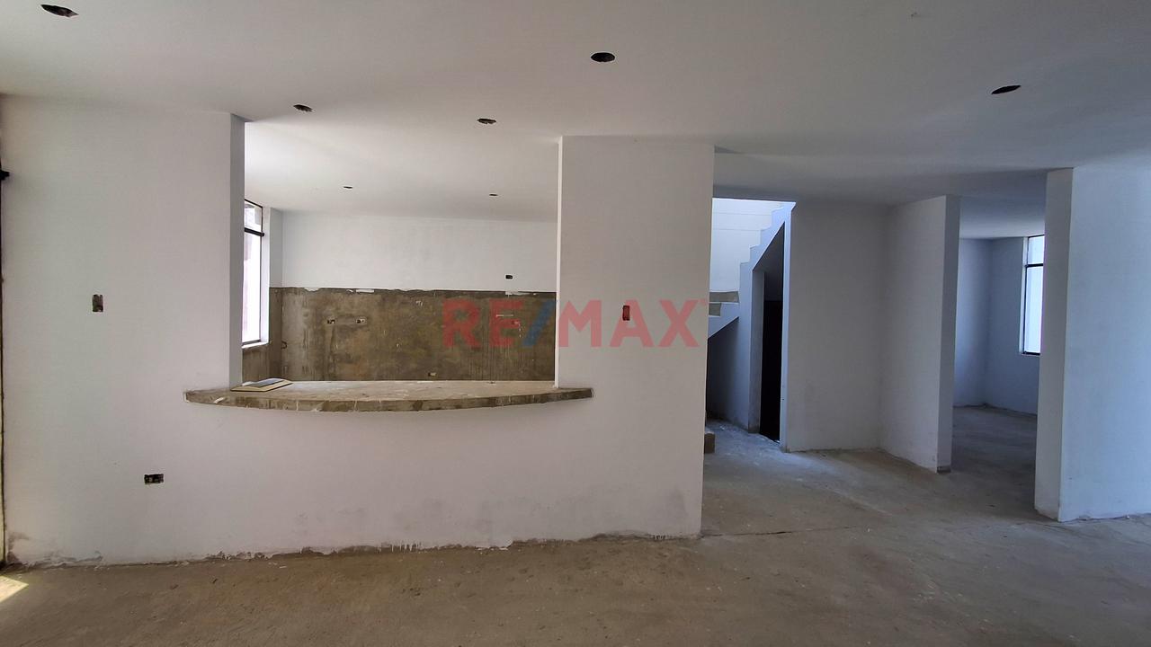 🏡 Ocasión Casa En Venta 📍 Urb. Miraflores Country Club Calle Las Bromelias Mz A2 Lote 12 Etapa 7  📏  A.T 163 M2 Y A.C 213 M2 — foto 4