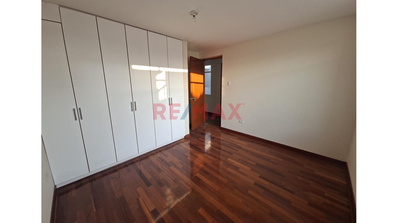 Lindo Departamento En Venta– Santiago De Surco - A Pasos Del Parque Ecologico Loma Amarilla — foto 8