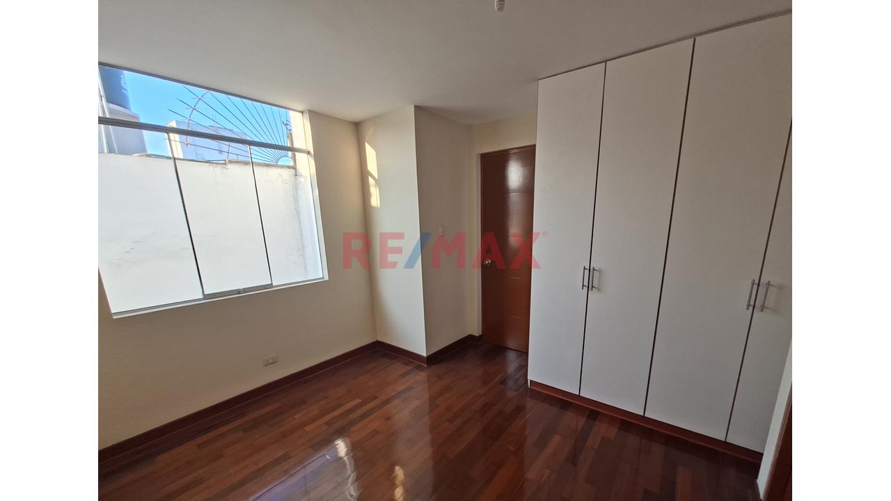 Lindo Departamento En Venta– Santiago De Surco - A Pasos Del Parque Ecologico Loma Amarilla — foto 13