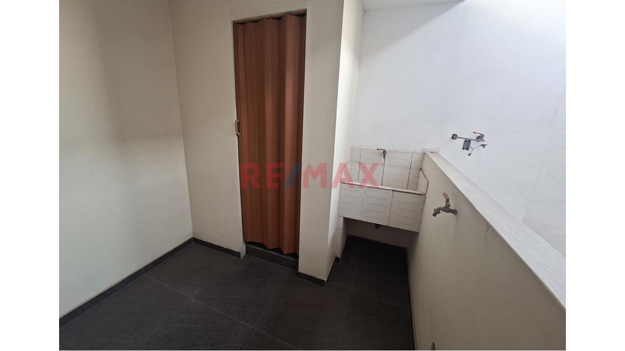 Lindo Departamento En Venta– Santiago De Surco - A Pasos Del Parque Ecologico Loma Amarilla — foto 12
