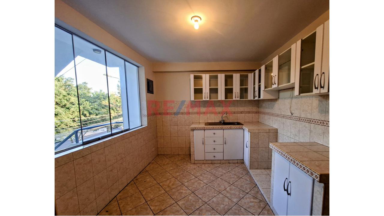 Lindo Departamento En Venta– Santiago De Surco - A Pasos Del Parque Ecologico Loma Amarilla — foto 4