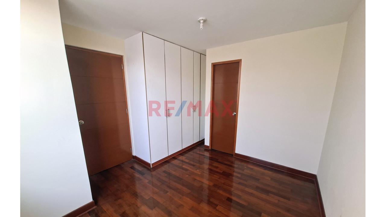 Lindo Departamento En Venta– Santiago De Surco - A Pasos Del Parque Ecologico Loma Amarilla — foto 10