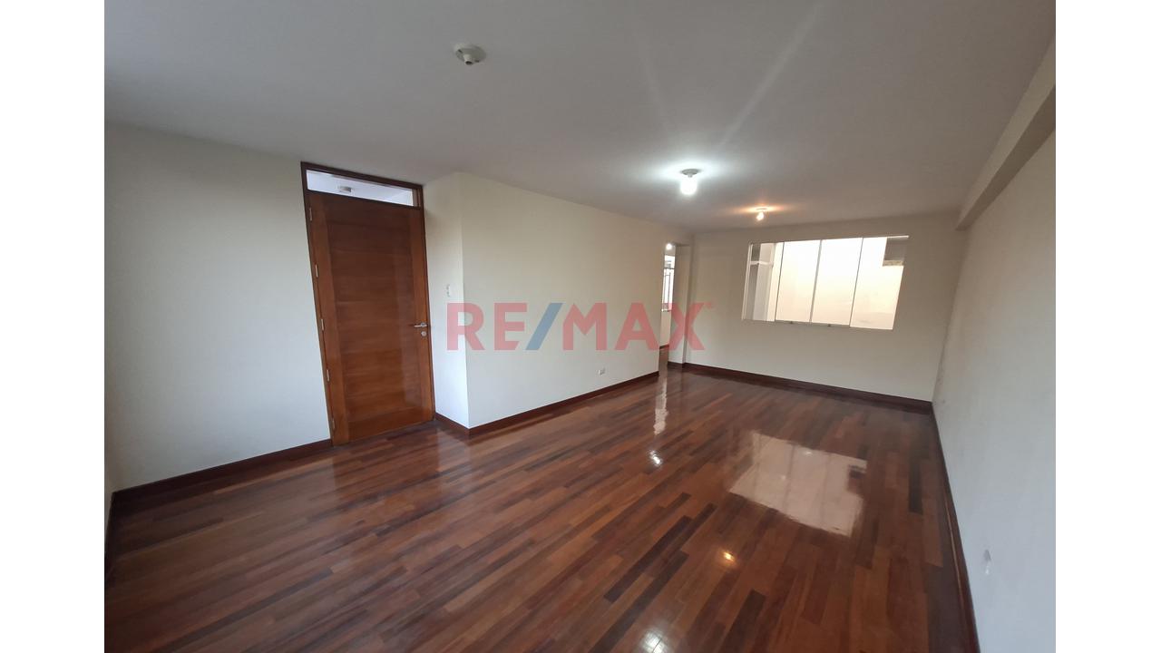 Lindo Departamento En Venta– Santiago De Surco - A Pasos Del Parque Ecologico Loma Amarilla — foto 2