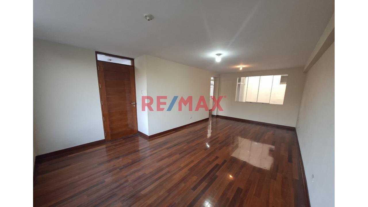 Lindo Departamento En Venta– Santiago De Surco - A Pasos Del Parque Ecologico Loma Amarilla