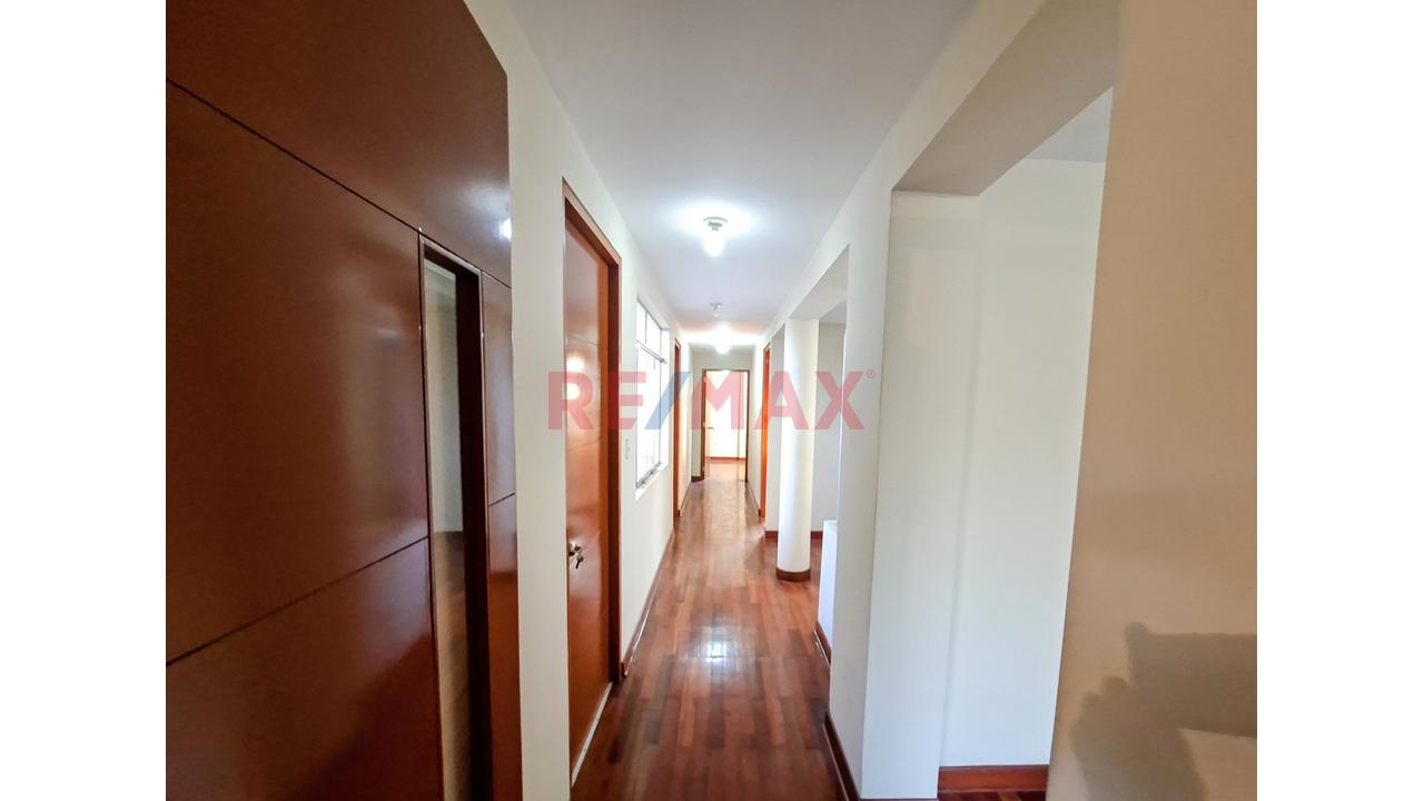 Lindo Departamento En Venta– Santiago De Surco - A Pasos Del Parque Ecologico Loma Amarilla — foto 6