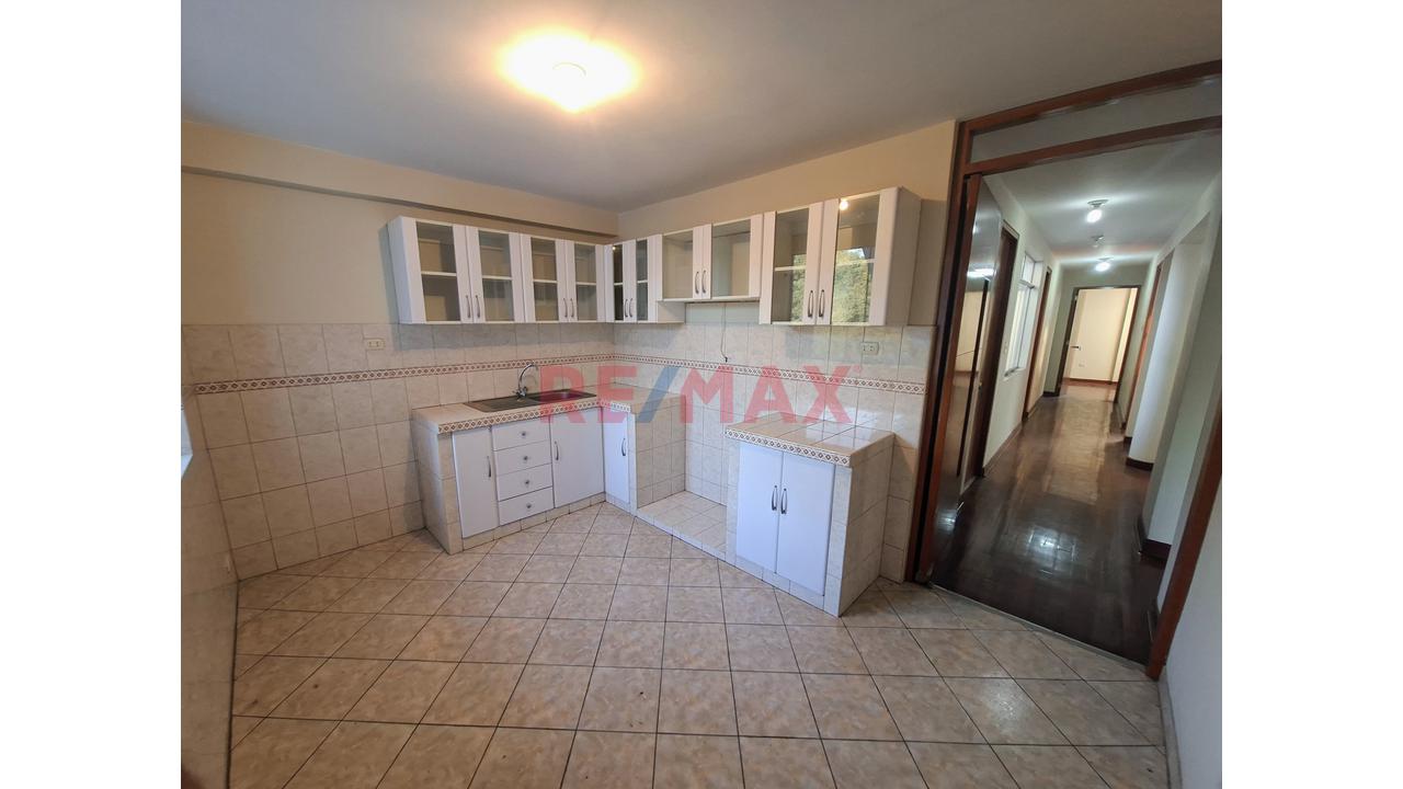 Lindo Departamento En Venta– Santiago De Surco - A Pasos Del Parque Ecologico Loma Amarilla — foto 5