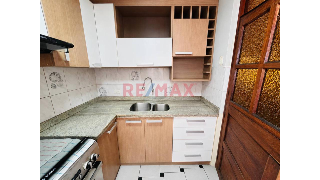 Casa De 127 M2 En Venta Con Cochera En Zona Residencial Limite De Lima Con Pueblo Libre - 6