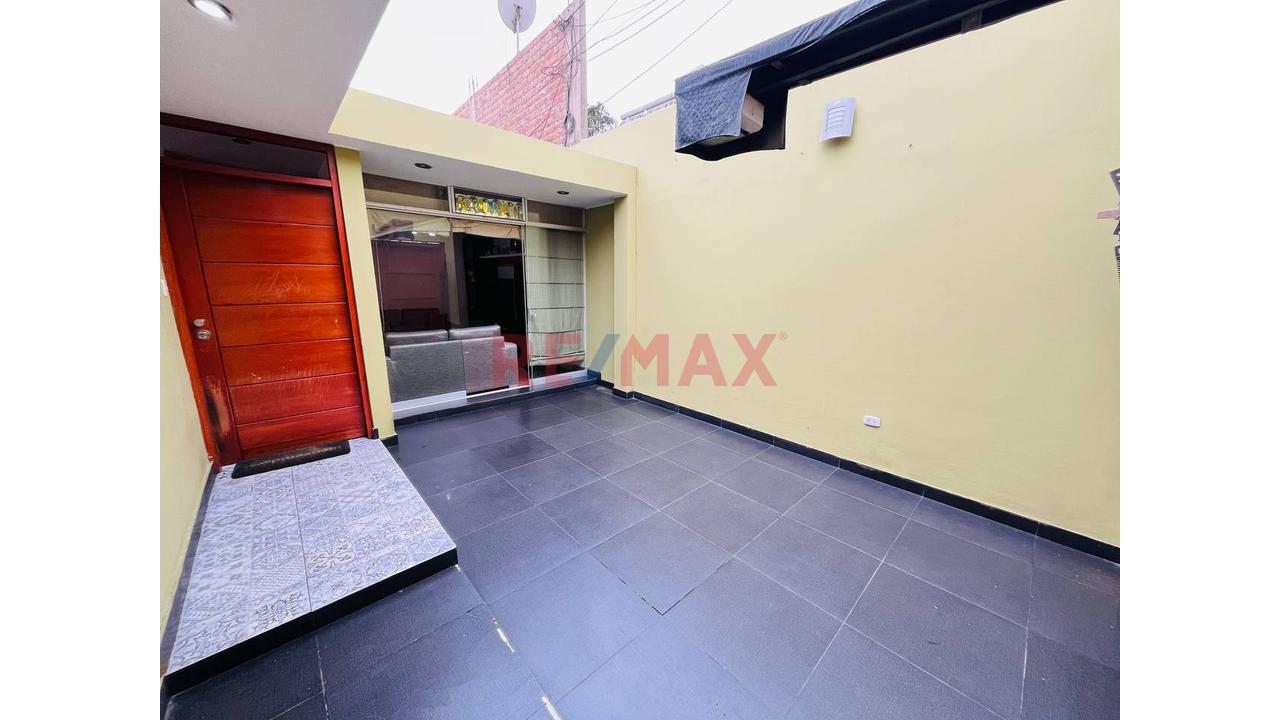 Casa De 127 M2 En Venta Con Cochera En Zona Residencial Limite De Lima Con Pueblo Libre - 3