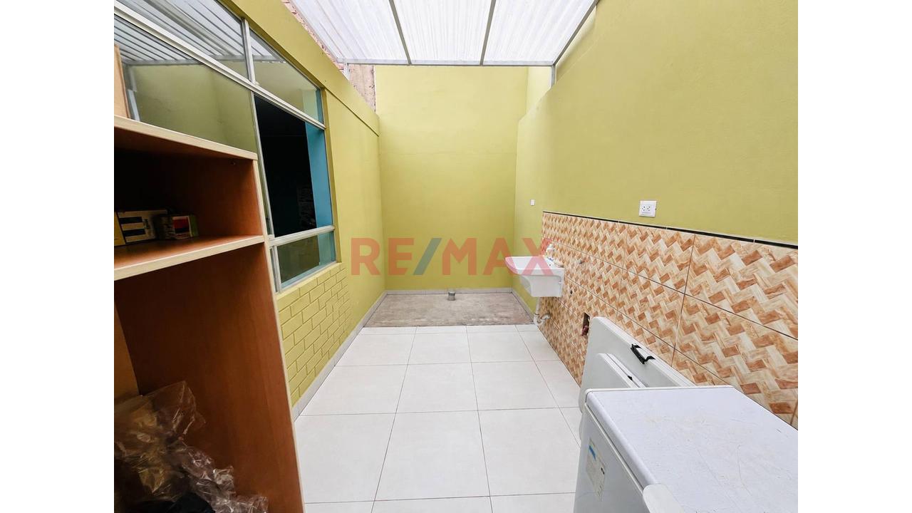 Casa De 127 M2 En Venta Con Cochera En Zona Residencial Limite De Lima Con Pueblo Libre - 14