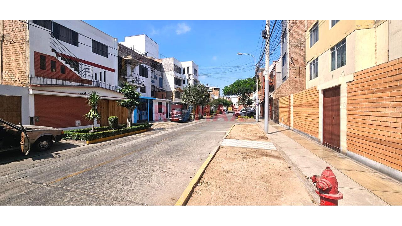 Casa De 127 M2 En Venta Con Cochera En Zona Residencial Limite De Lima Con Pueblo Libre - 17