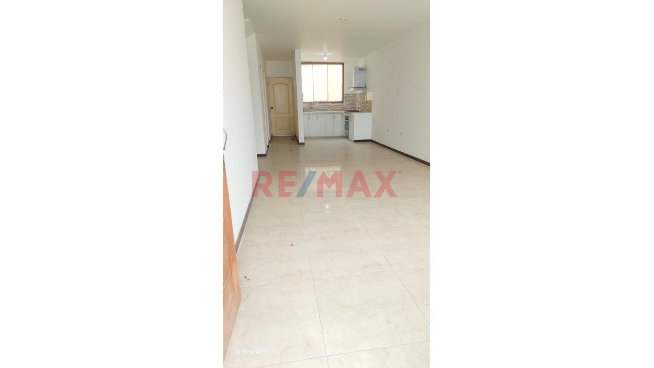 🏡 Exclusiva Casa De 3 Pisos En Condominiolos Lifes| 4 Dormitorios, Cochera, Jardín . - 2