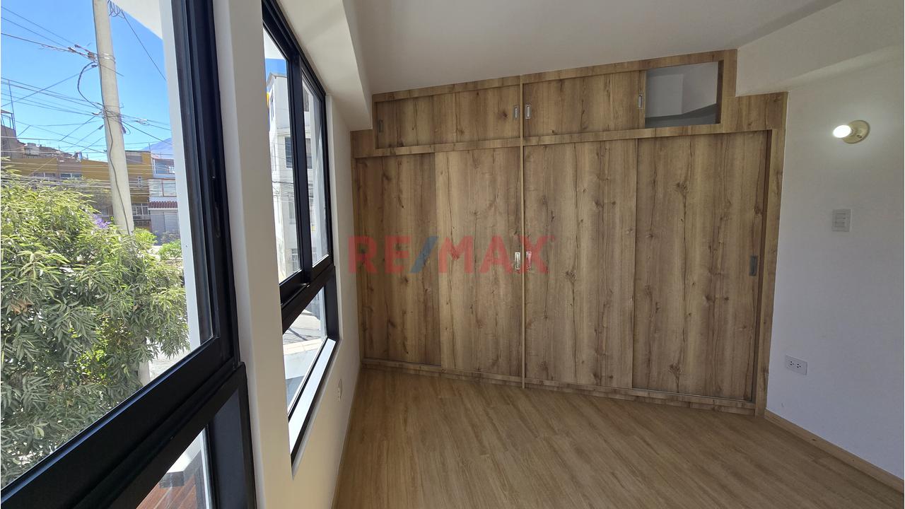 Departamento En Piso 5 Con Ubicacion Estrategica Vista E Iluminacion Natural En Cerro Colorado — foto 2