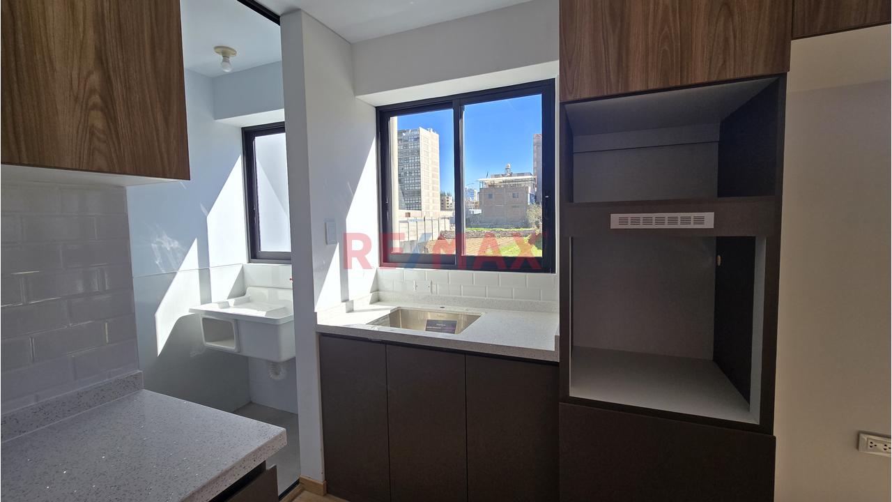 Departamento En Piso 6 Con Ubicacion Estrategica Vista E Iluminacion Natural En Cerro Colorado — foto 7