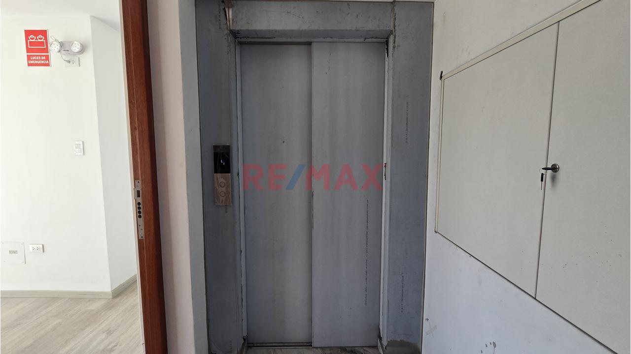 Departamento En Piso 7 Con Ubicacion Estrategica Vista E Iluminacion Natural En Cerro Colorado — foto 4