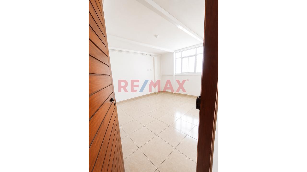 Venta De Flat En La Alborada — foto 9