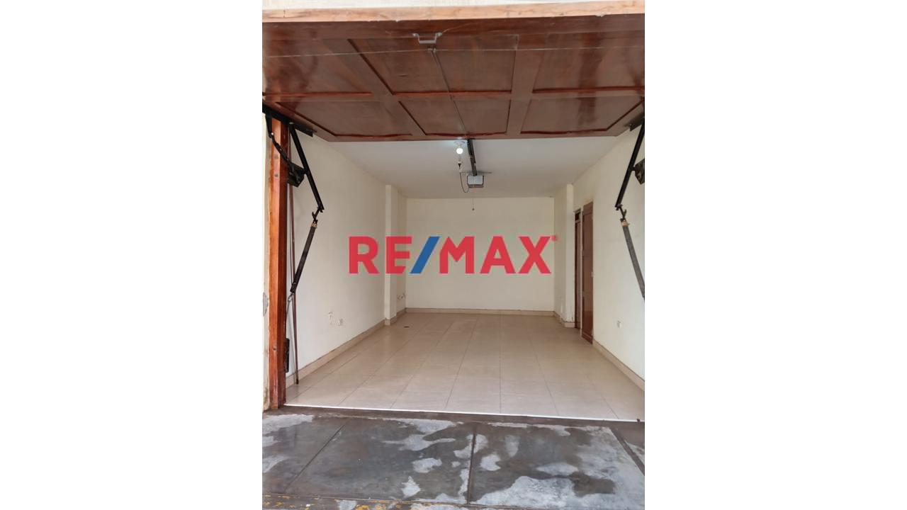 Alquiler Del Local Comercial En Excelente Ubicacion! - 1