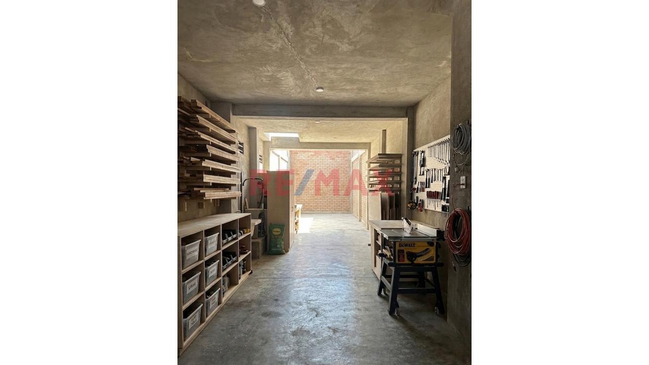 đ Local Comercial De 206 MÂČ En Av. Manuel Seoane â Alto Potencial Comercial - 1