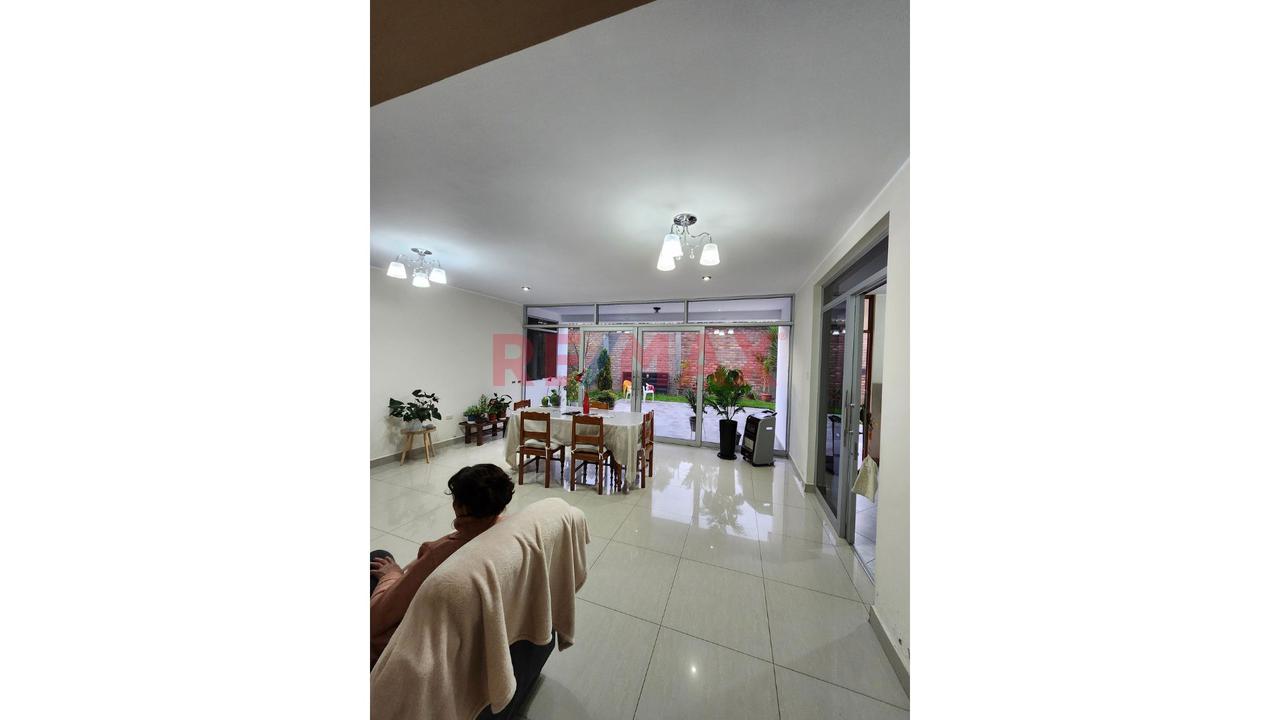 Hermosa Casa En Alquiler — foto 2