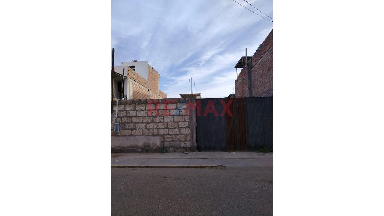 En Venta Terreno Frente Al Mercado Alto Porongoche - Paucarpata — foto 3