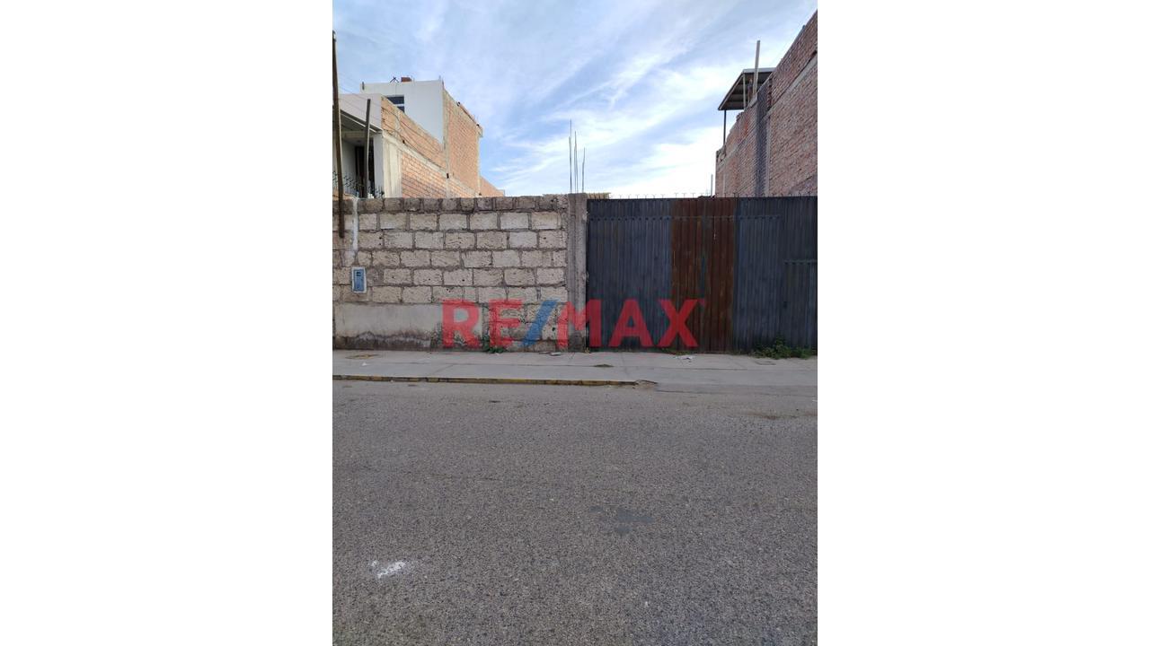 En Venta Terreno Frente Al Mercado Alto Porongoche - Paucarpata