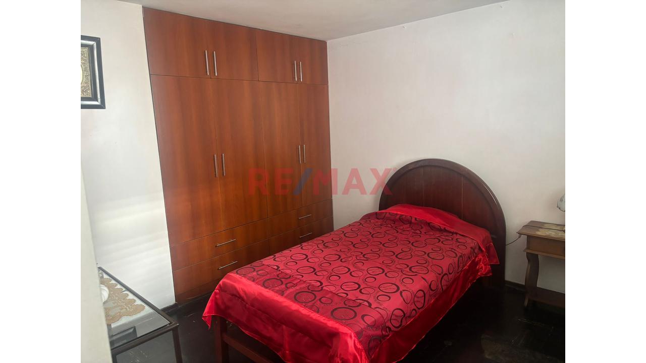 Venta De Casa Frente A Parque En Residencial Albretch - 12