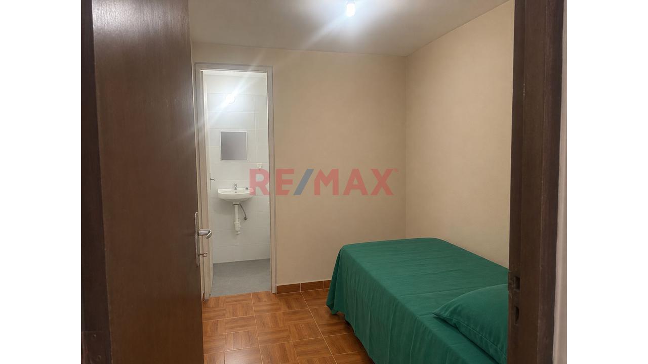 Venta De Casa Frente A Parque En Residencial Albretch - 8