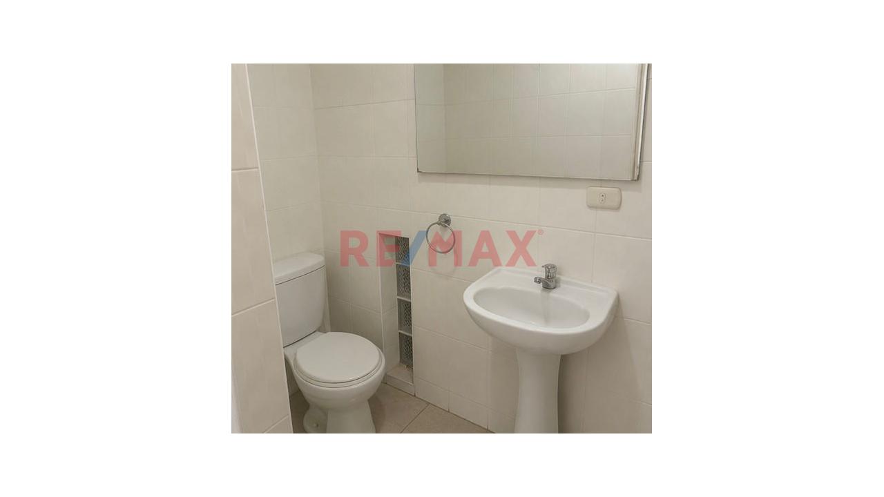 Venta De Casa Frente A Parque En Residencial Albretch - 11