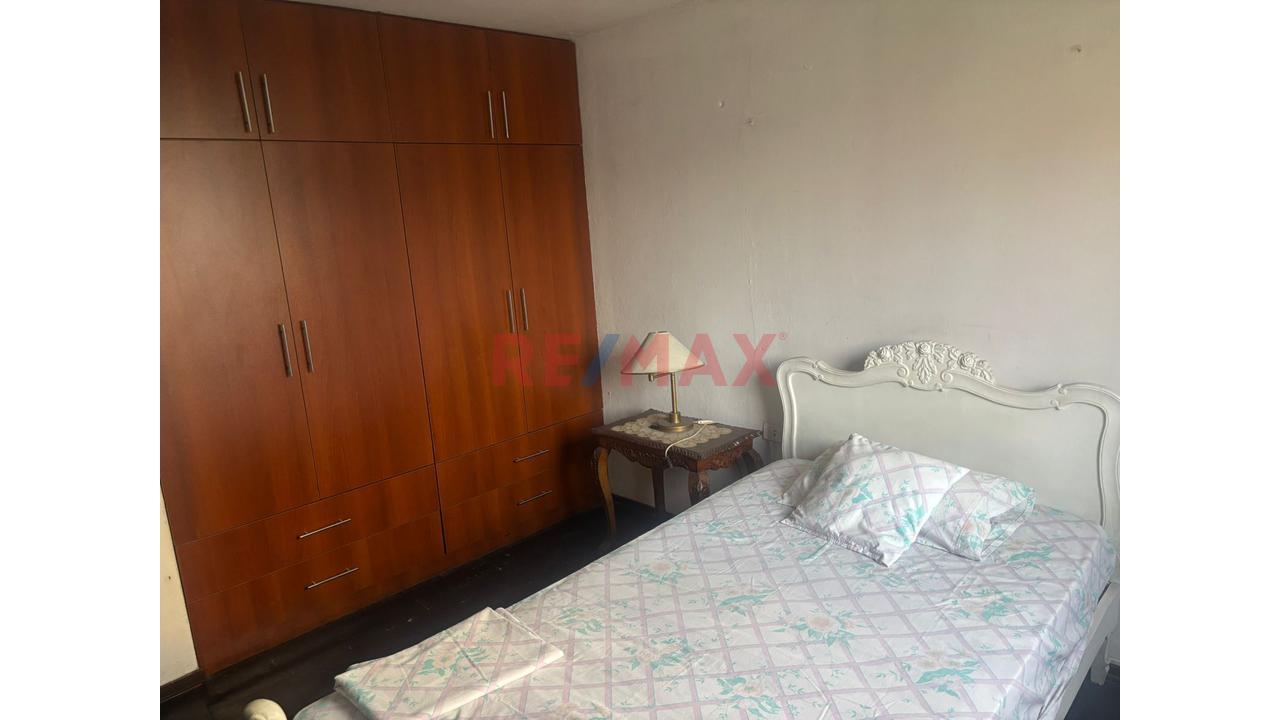 Venta De Casa Frente A Parque En Residencial Albretch - 14