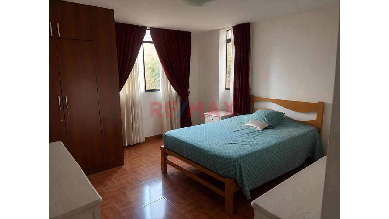 Venta De Casa Frente A Parque En Residencial Albretch - 10