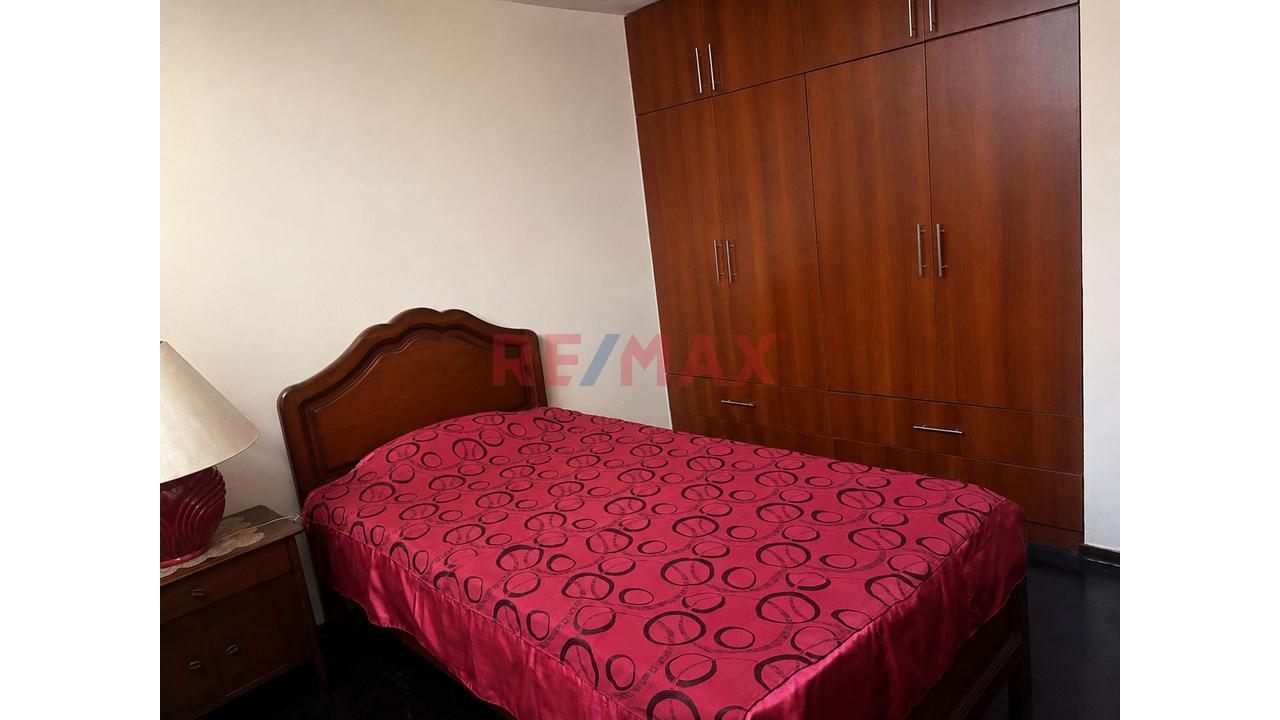 Venta De Casa Frente A Parque En Residencial Albretch - 13