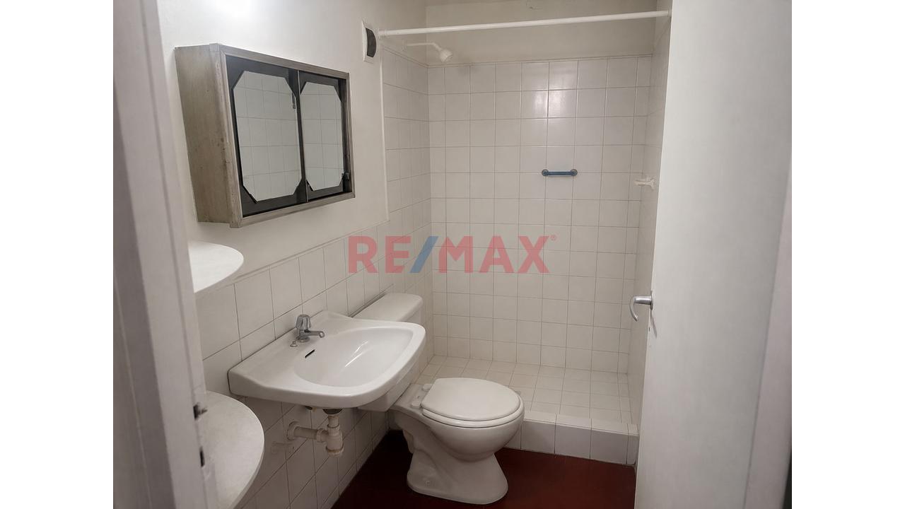 Venta De Casa Frente A Parque En Residencial Albretch - 15