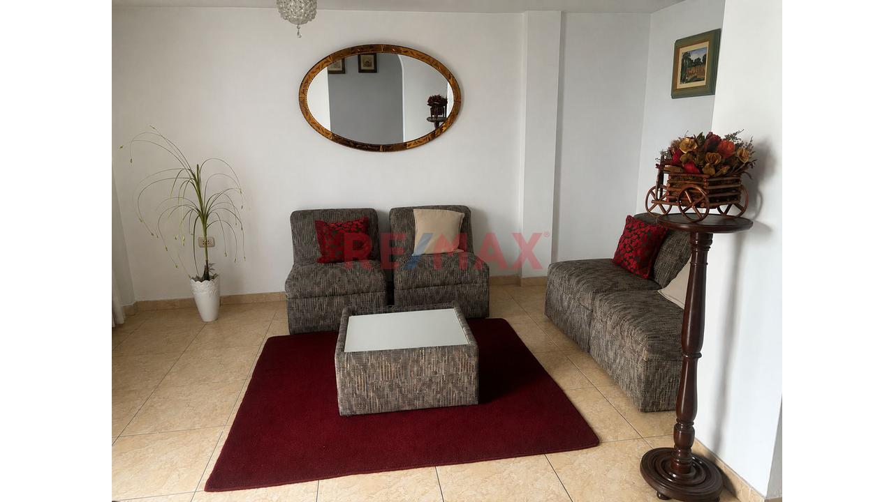 Venta De Casa Frente A Parque En Residencial Albretch - 3