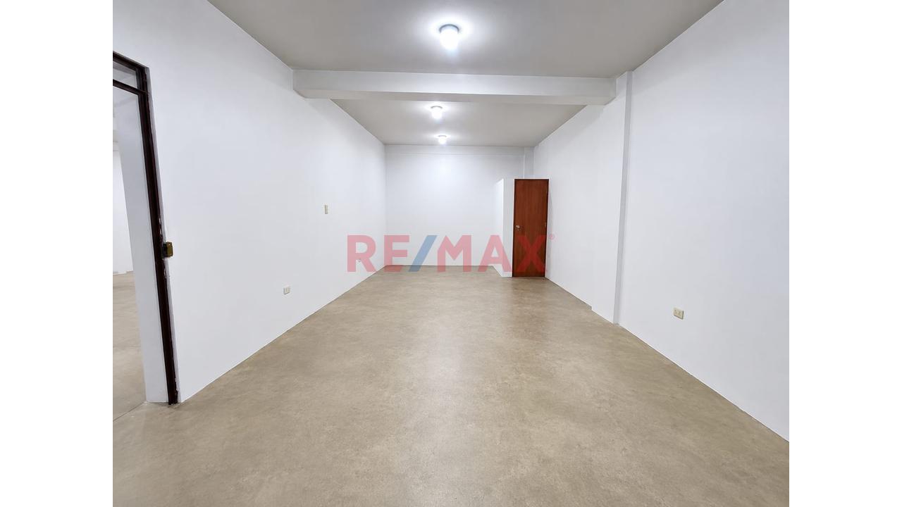 San Martin De Porres -  Local Comercial 39M2  -  Alquiler En Primer Piso Cuadrante De La Av Canta Callao Y Av. Tantamayo — foto 8