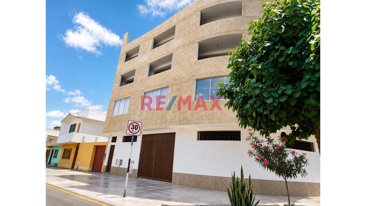 San Martin De Porres - Local Comercial De 205 M2 - Alquiler En Primer Piso Cuadrante De La Av Canta Callao Y Av. Tantamayo