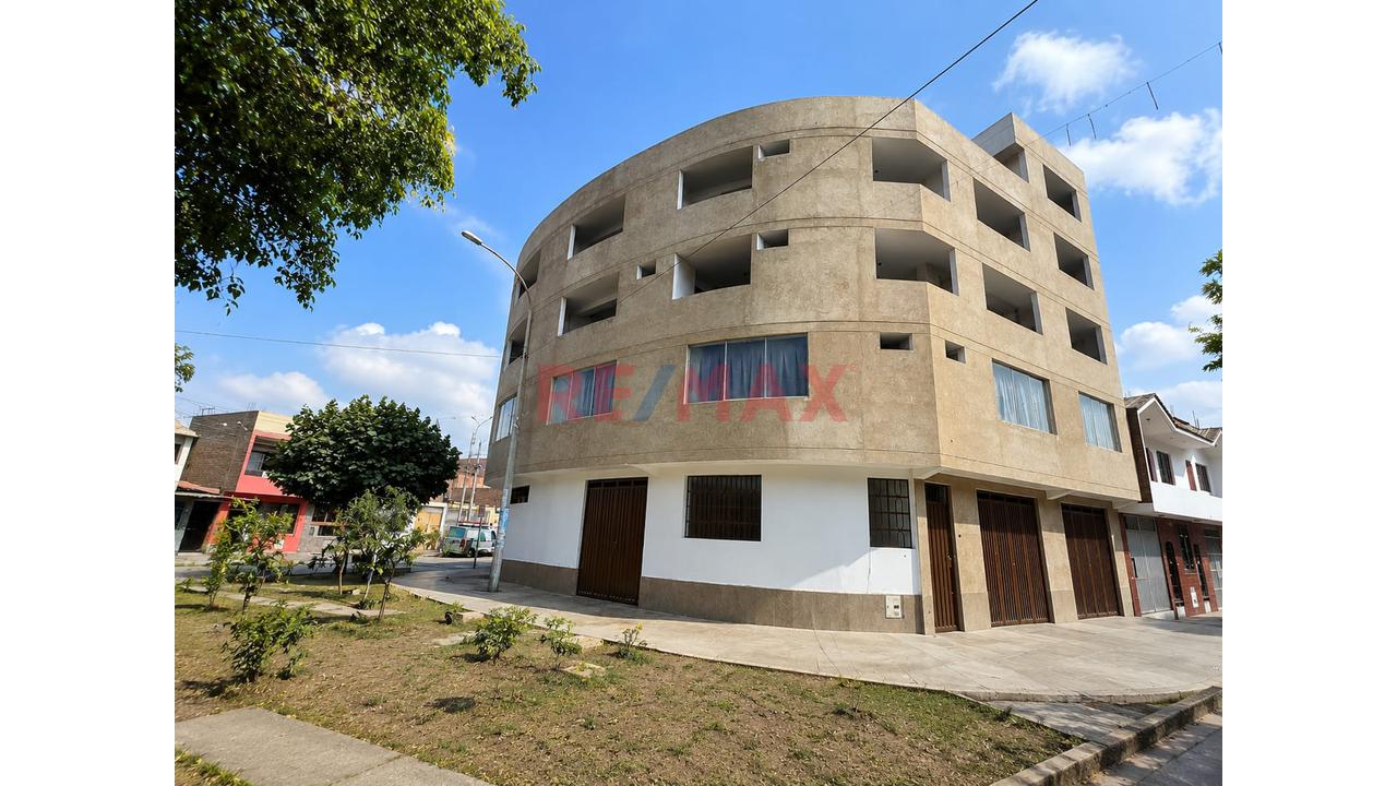 San Martin De Porres - Local Comercial  De 205 M2 - Alquiler En Primer Piso Cuadrante De La Av Canta Callao Y Av. Tantamayo — foto 4