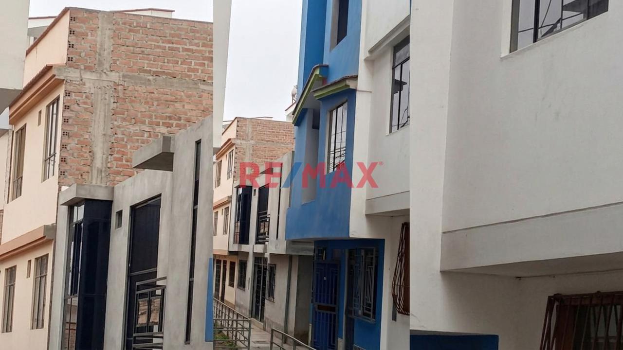Casa En Venta En Las Conjunto Habitacional Laderas De Pachacamac 1Ra Etapa - 1