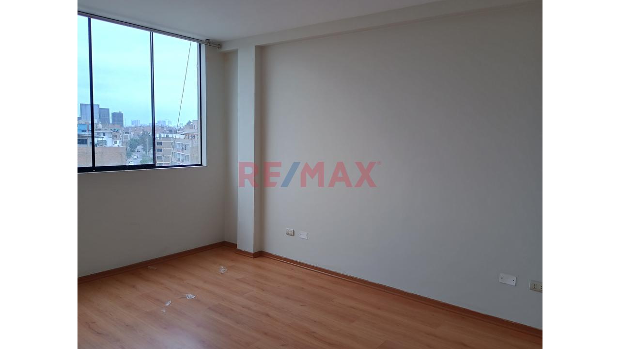 Edificio Completo Para Empresas En Lima Norte – A Media Cuadra De Panamericana Norte — foto 10