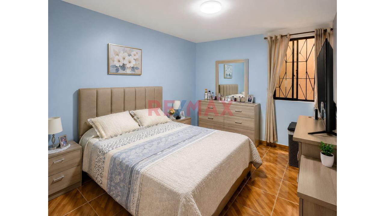 Venta De Departamento Dúplex Con Muy Buena Ubicación En Comas - 4