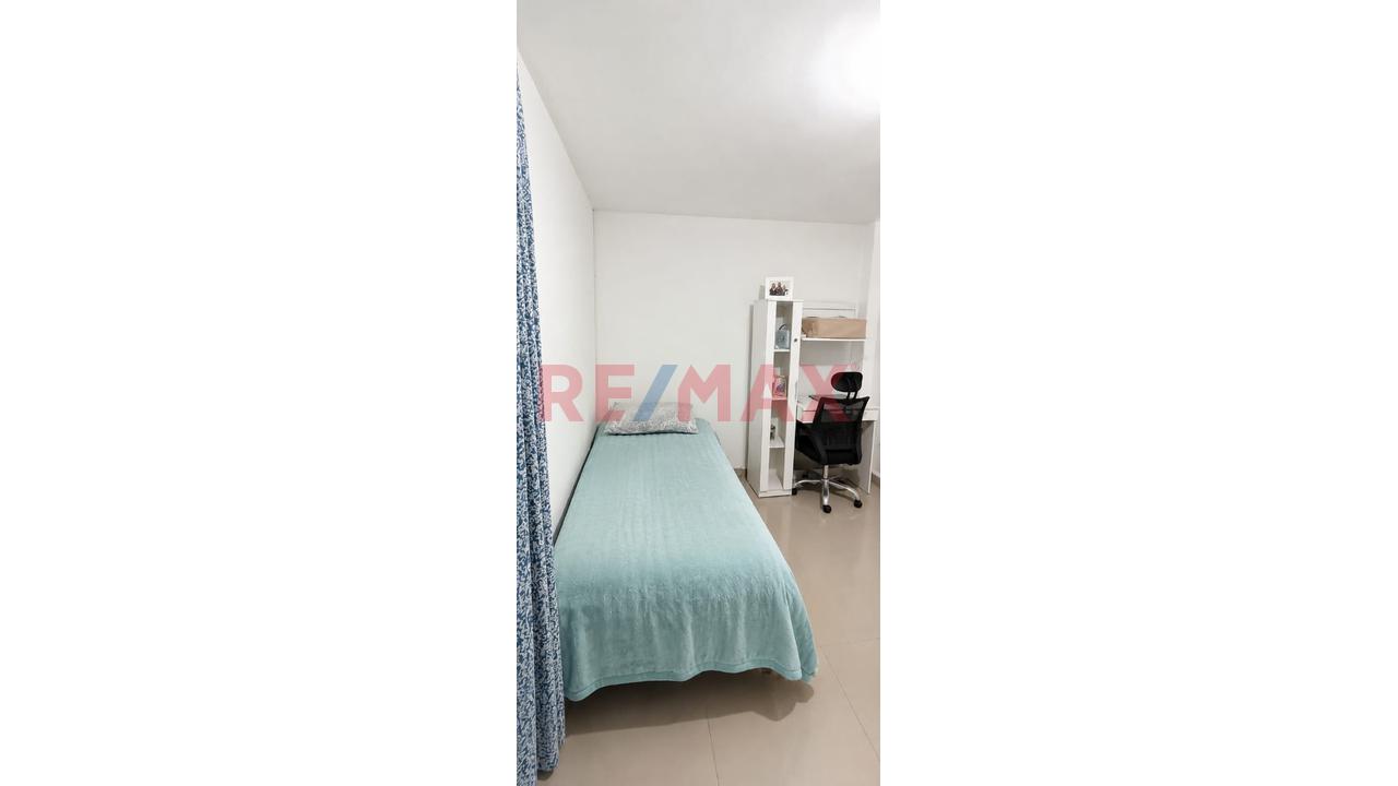 Venta De Departamento Dúplex Con Muy Buena Ubicación En Comas - 2